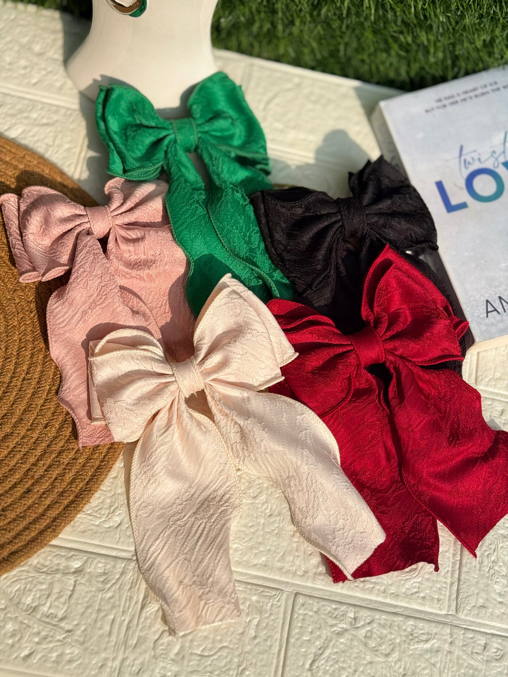 NAVYA BOW
